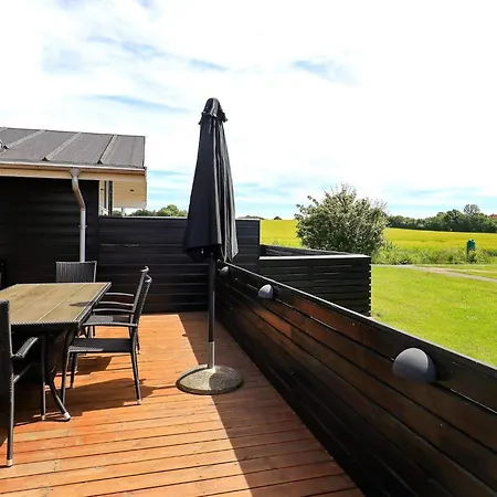 Idyllic Marina Retreat - By Traum 別荘 Tranekær