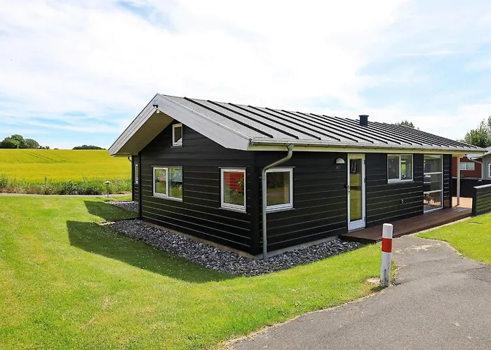 Idyllic Marina Retreat - By Traum *