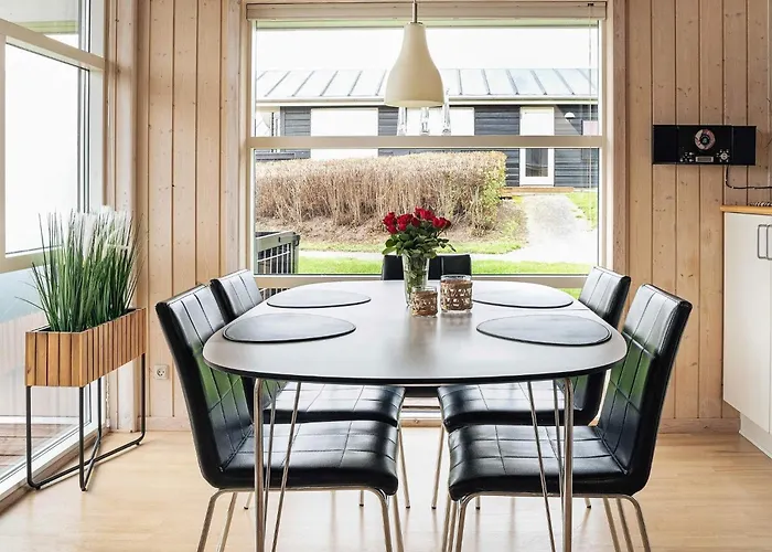 Idyllic Marina Retreat - By Traum Vakantiehuis